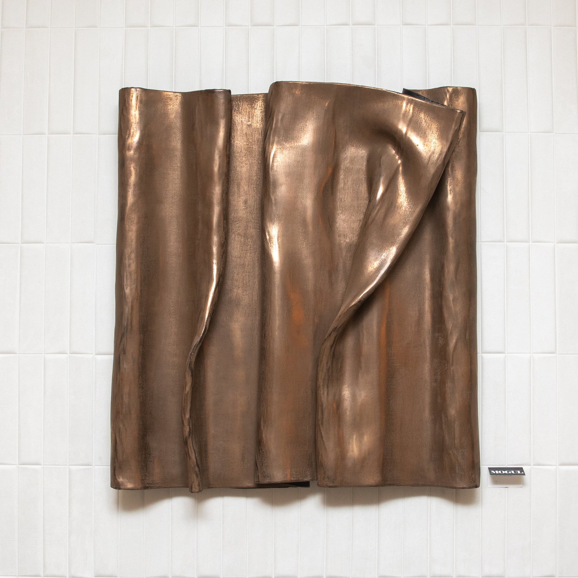 “Wave” by Katrien Van der Schueren