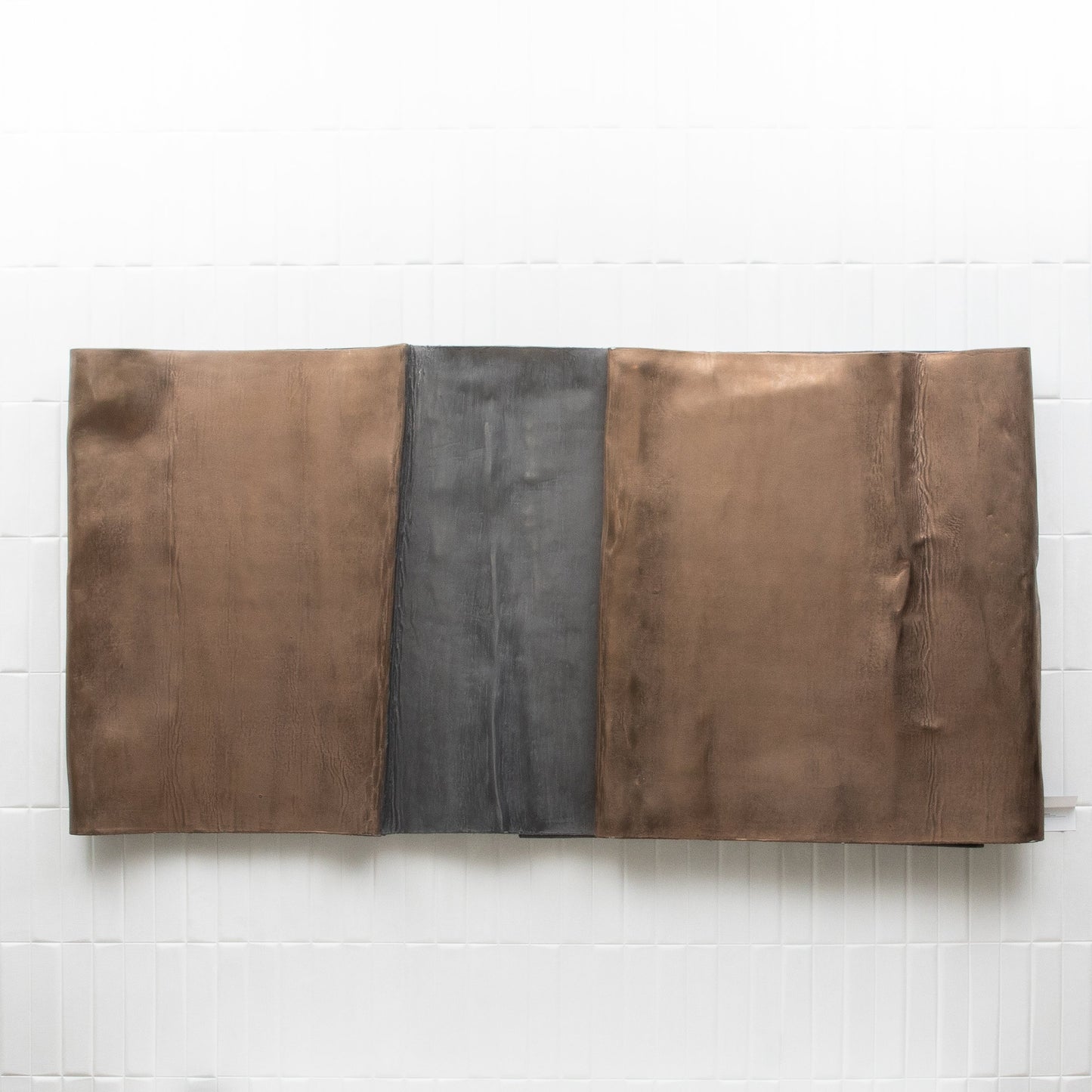 “Wave” by Katrien Van der Schueren