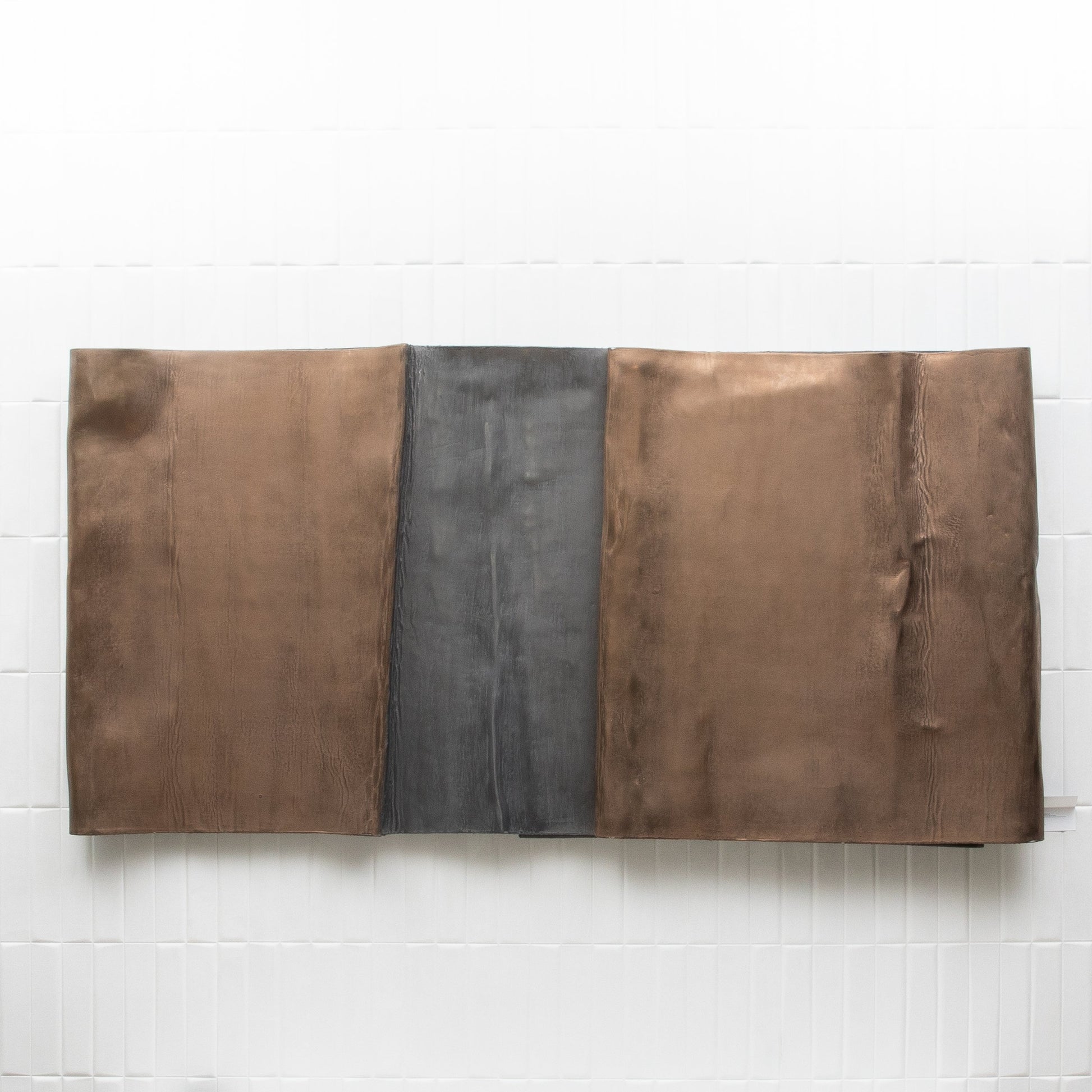 “Wave” by Katrien Van der Schueren